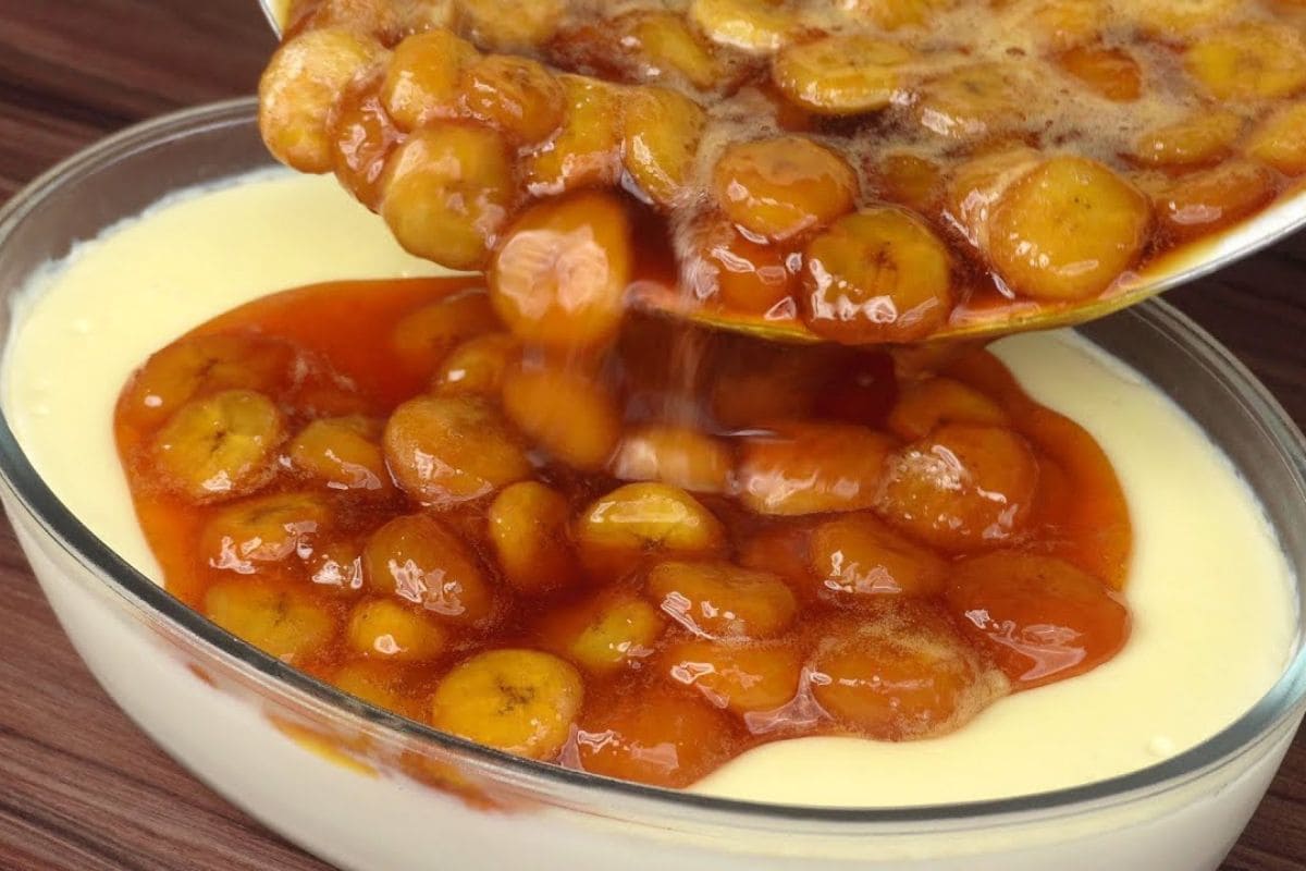 Surpreenda com a clássica sobremesa banana caramelada na travessa